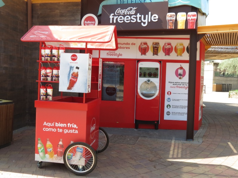 Disfruta de tu bebida favorita con el Vaso Coca-Cola Freestyle en tu visita a Zoo